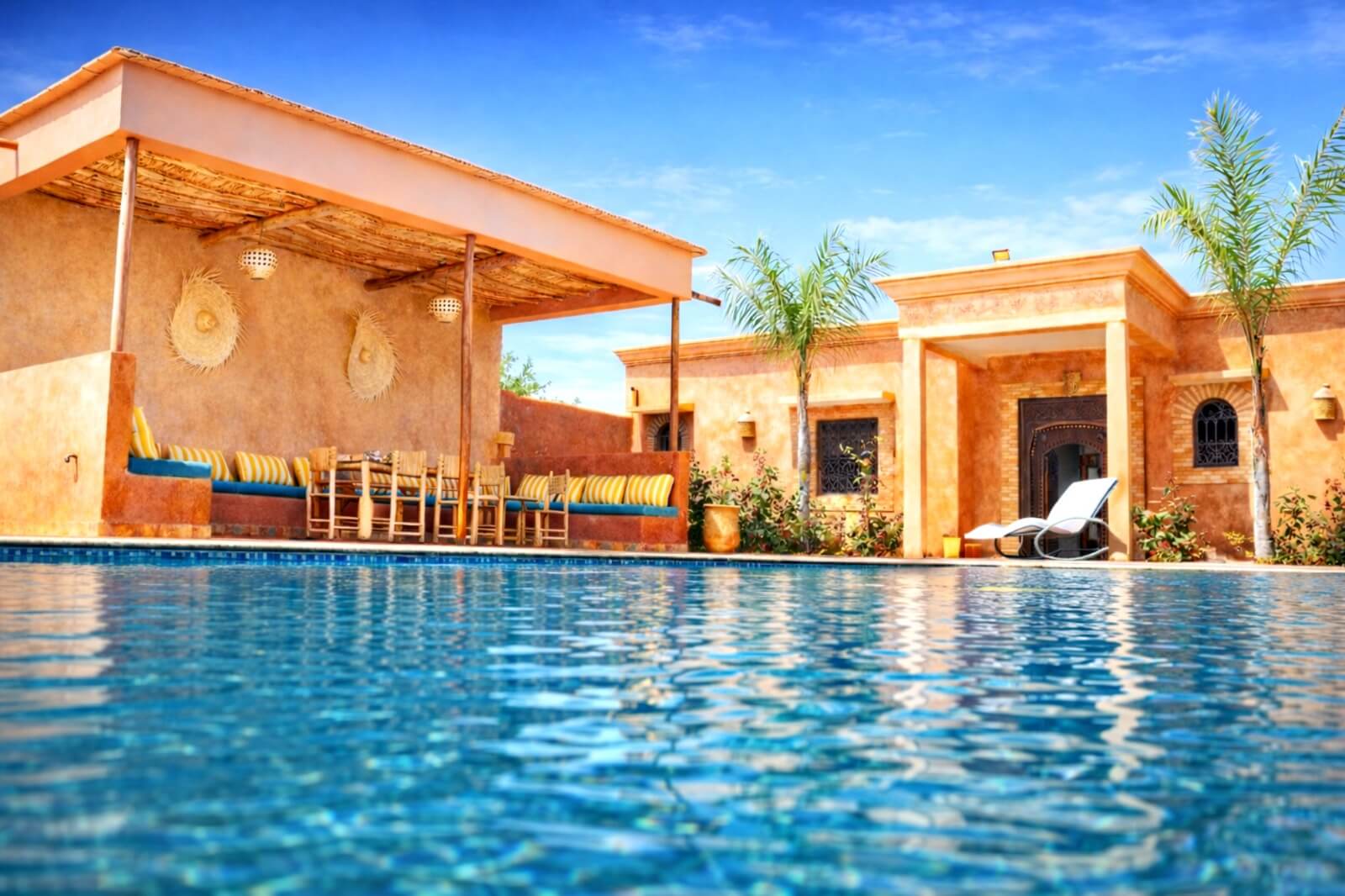 Patio et piscine de la Villa Dar Nata